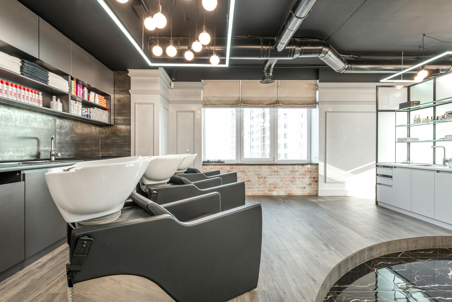 Sara Bianchi &mdash; Color & gloss artist &middot; Leo Poli Studio